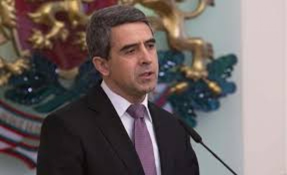 Президентът: Непочтено е да бъде отложен референдумът