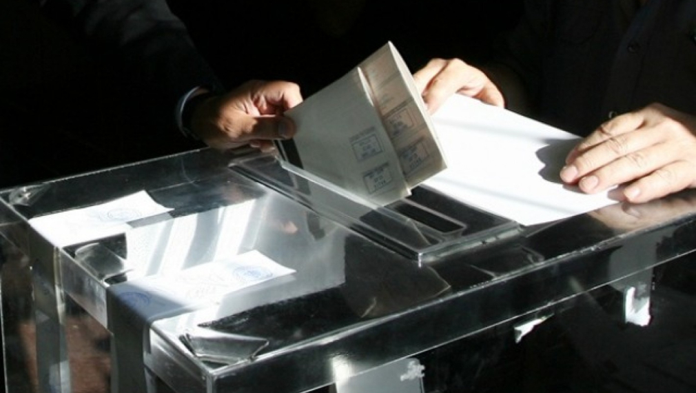 На изборите ще се гласува с машини и хартия