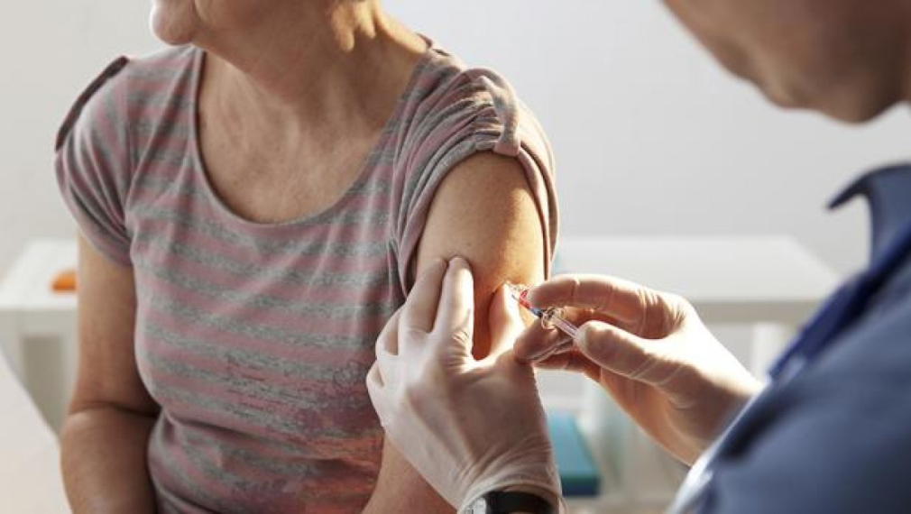 Богатите страни са запазили половината от бъдещите дози ваксини срещу Covid-19 