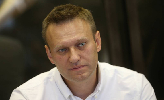 Запорираха сметките и апартамента на Навални 