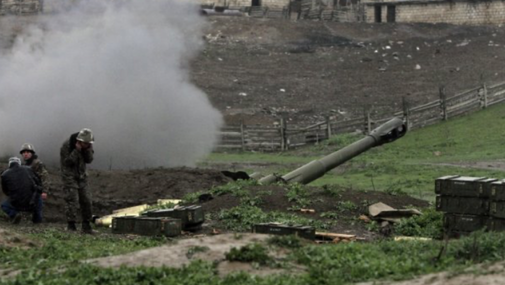 Военно положение в Азербайджан и съобщения за стотици убити в сблъсъците с Армения
