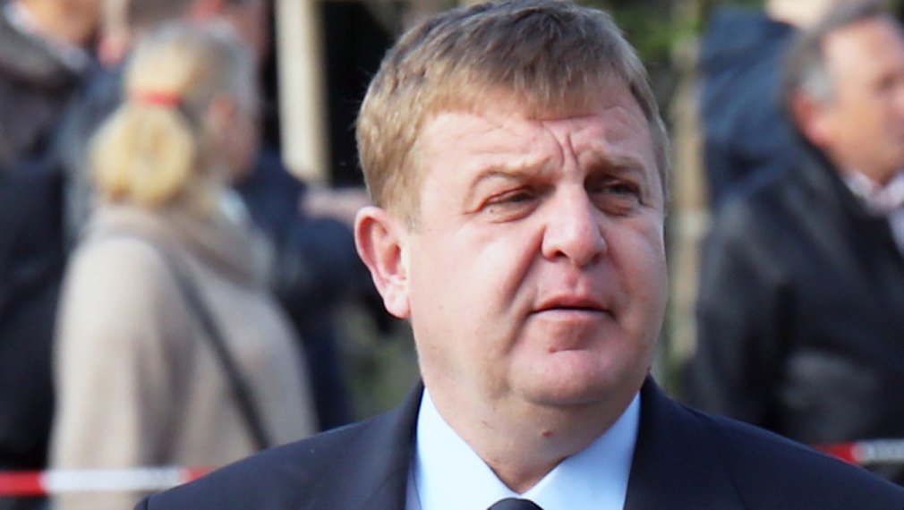 Каракачанов: Вариант с оставка на кабинета не се коментира 