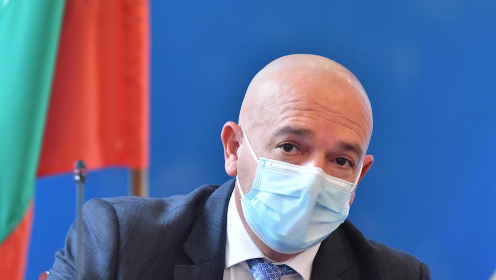 Мутафчийски: Тези, които носят маски, прекарват COVID-19 по-леко и изграждат имунитет