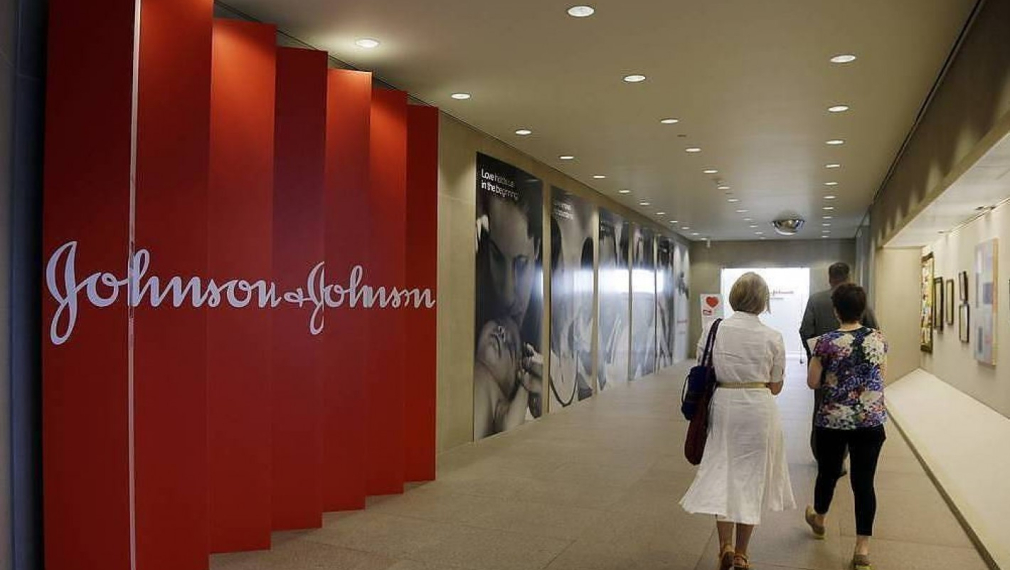 Johnson & Johnson спря тестовете на ваксина след "необяснимо заболяване" на един от участниците
