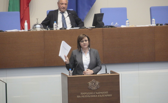Нинова към ГЕРБ: Създавате паника с изказвания за катафалки и трупове