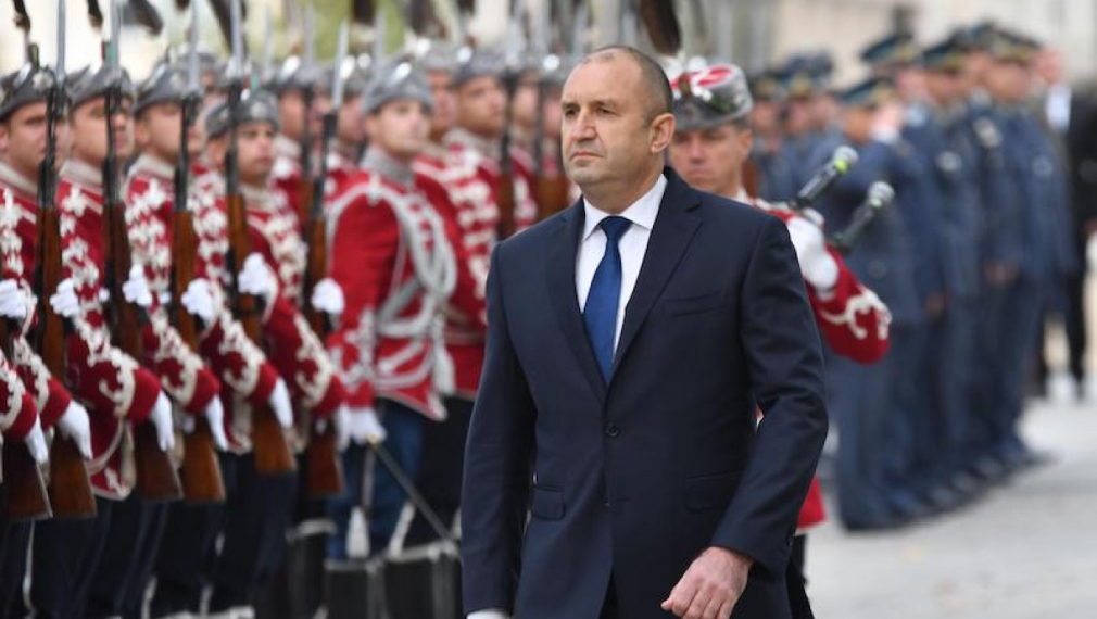 Радев: Надявам се, че КС ще защити Конституцията от невежеството и гаврата на управляващите