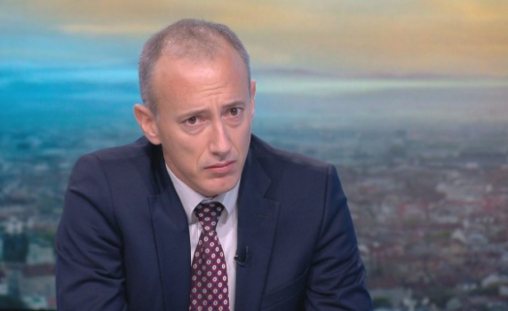 Красимир Вълчев: При 20% ученици със симптоми се затваря цялото училище