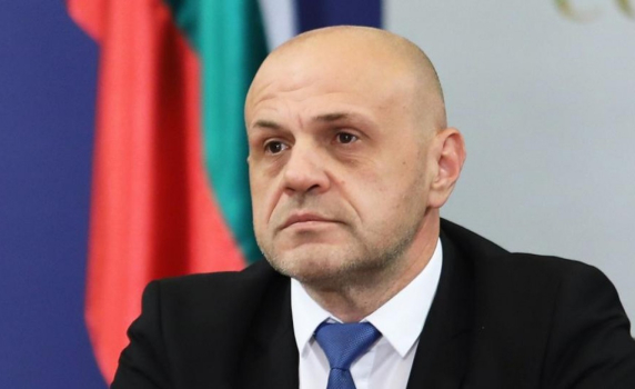 Дончев: Трудно си представям коалиция между ГЕРБ и "Демократична България" или Слави
