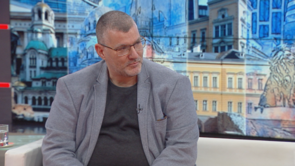 Проф. Момеков: Всички забравят, че фармацевтите са на първа линия