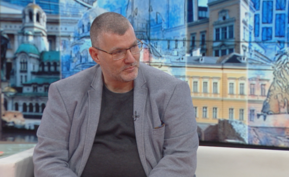 Проф. Момеков: Всички забравят, че фармацевтите са на първа линия