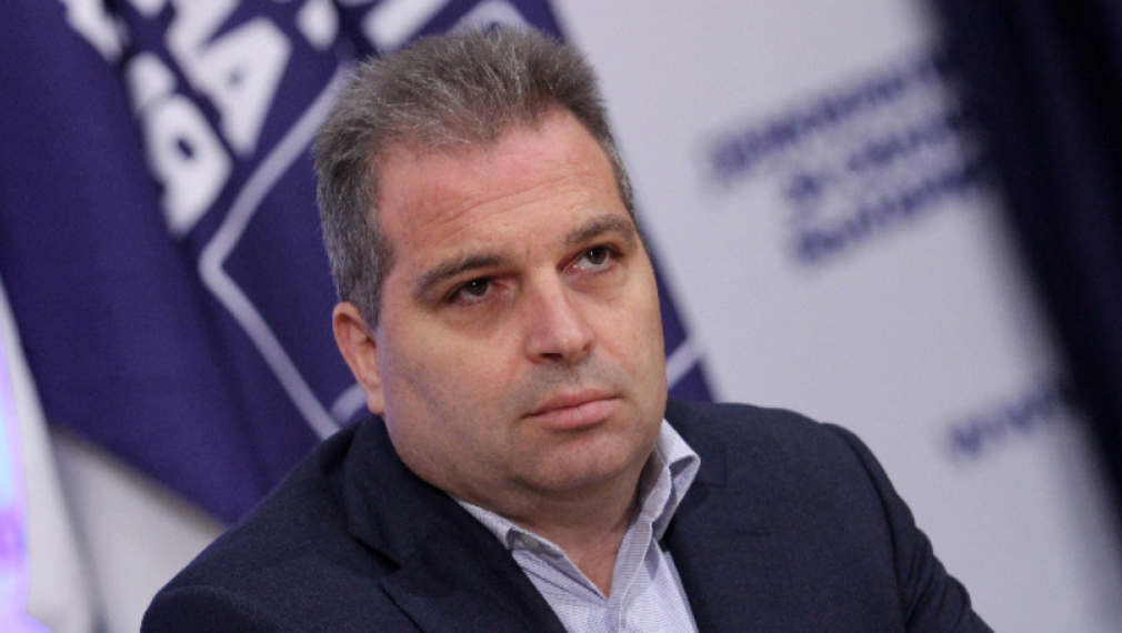 Електронно правителство с аналогови управляващи не става