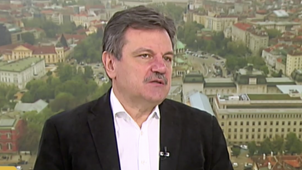 Д-р Симидчиев: Изходът е масово тестване. При 95% от случаите няма нужда от притеснение – оставате си вкъщи