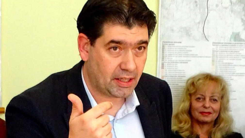 Иван Таков: Долу ръцете от басейна на 30-о училище!