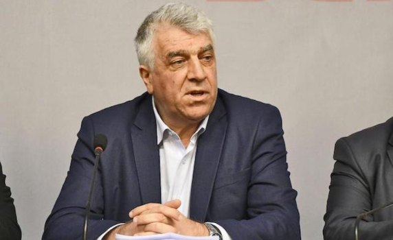 Гечев: Българи умират по стълбищата на тотално сбърканата здравна система