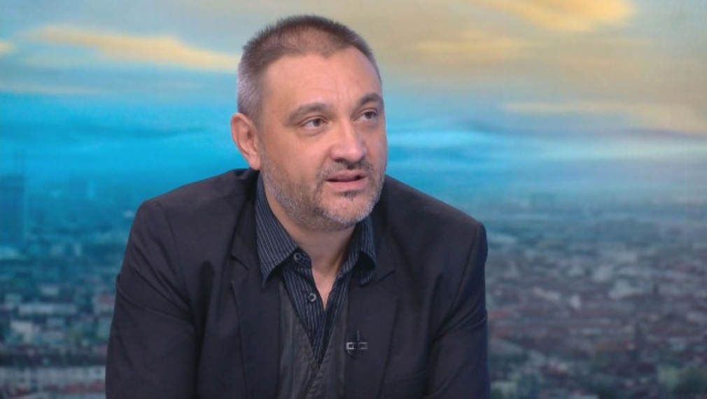 Проф. Чорбанов: По-строгите мерки няма да ограничат пандемията