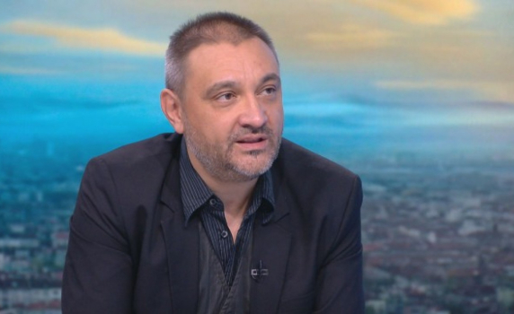 Проф. Чорбанов: По-строгите мерки няма да ограничат пандемията