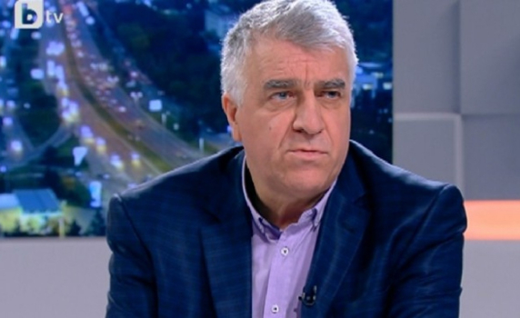 Гечев: Управляващите са в паника и затова затварят държавата до изборите