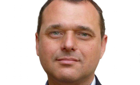 Искрен Веселинов: Тези, които горяха маски, изгориха работата на стотици хиляди хора