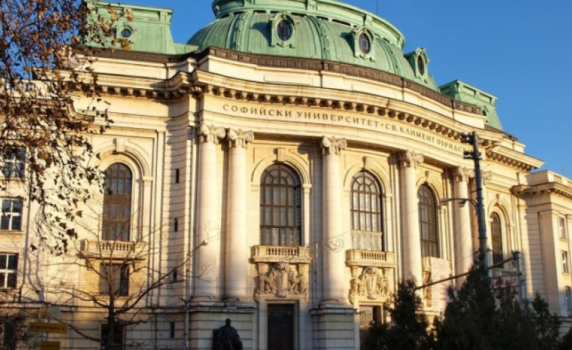  Заплатите на университетските преподаватели скачат с до 60%