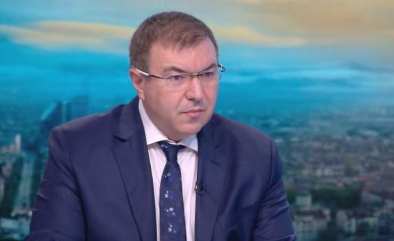 Проф. Ангелов: Не сме проспали лятото. Това е резултатът от неспазването на мерките и горенето на маски