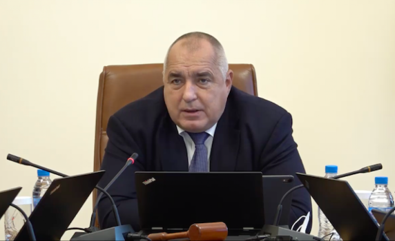 Борисов: Първите ваксини ще бъдат за лекарите и възрастните хора 