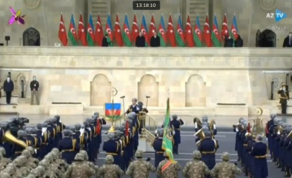 Ердоган празнува победа над Армения на военен парад в Баку