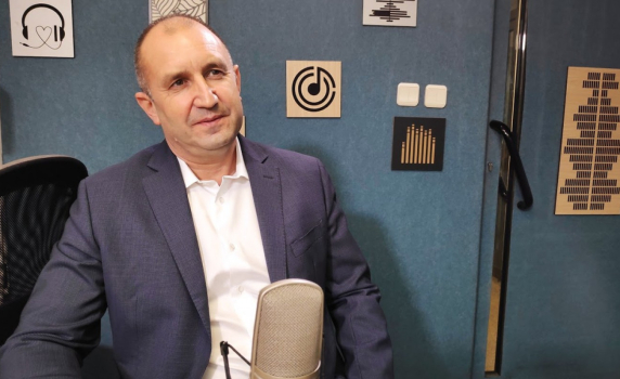 Радев: Ако реша да се кандидатирам за президент, няма да се моля на партийни централи