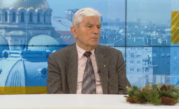 Акад. Петрунов: Няма данни новият щам да предизвиква по-голяма смъртност