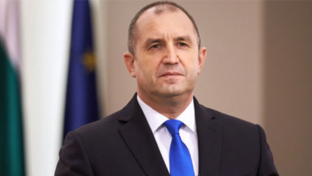 Радев: Нека светлината на днешния празник донесе здраве, топлина, надежда и вяра