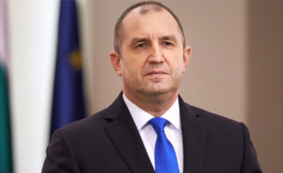 Радев: Нека светлината на днешния празник донесе здраве, топлина, надежда и вяра