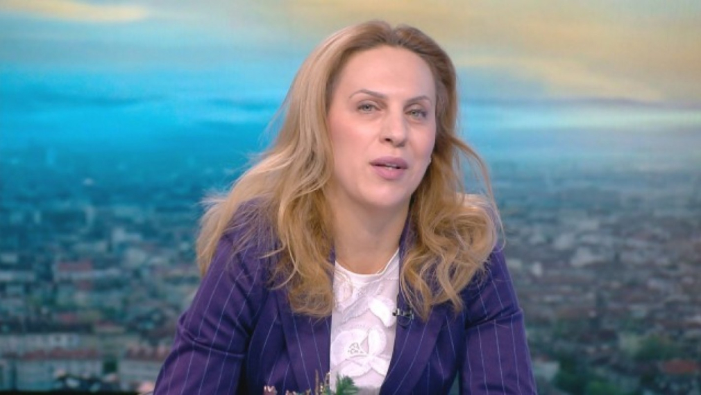 Николова: Ще предложа на Нова година ресторантите в хотелите да работят до 12:30 часа