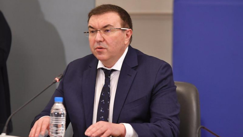 Проф. Ангелов: Мерките дадоха резултат. Излекуваните са два пъти повече от заразените