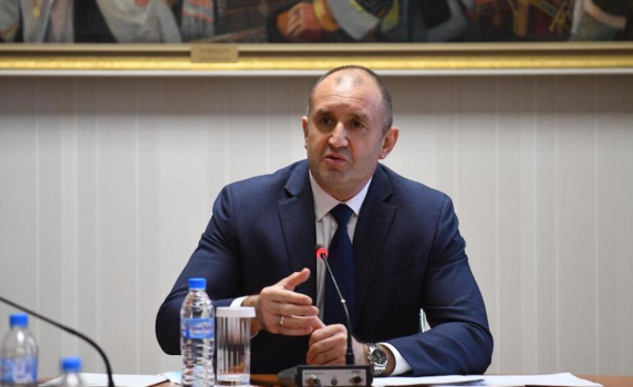 Радев: Не лансирам идеята за избори в два дни
