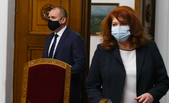 Йотова с критика към Радев: Аз не бих определила един държавник като "доверено лице" на друг