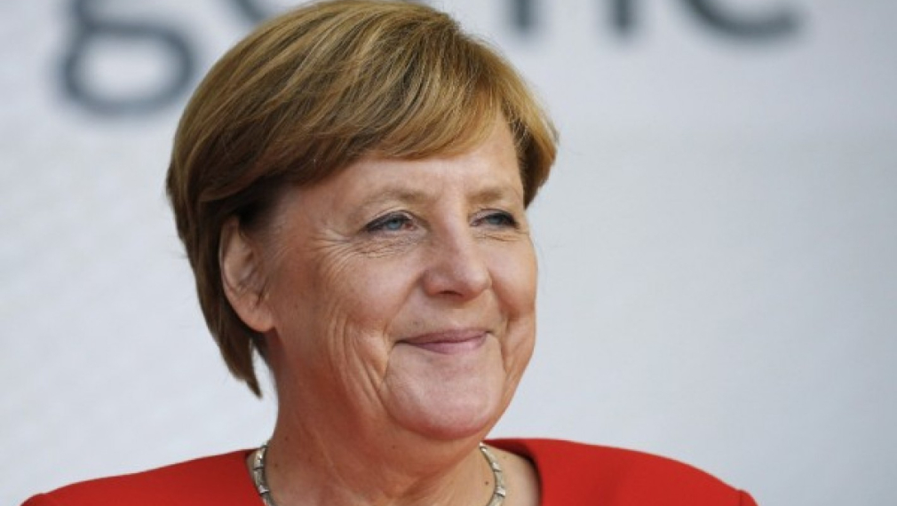 Меркел: Инаугурацията на Байдън и Харис е триумф на демокрацията. Щастлива съм!