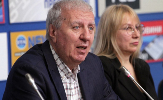 Александър Томов започва подписка за втори мандат на Румен Радев 