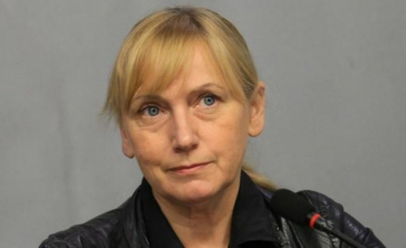 Елена Йончева: Втори ден Корнелия Нинова мълчи за подкрепата си за Румен Радев. Защо?