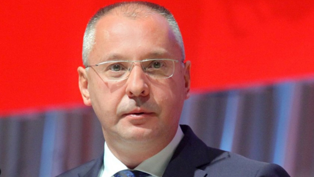 Станишев: ЕК да принуди фармацевтичните компании да спазват ангажиментите си за ваксини