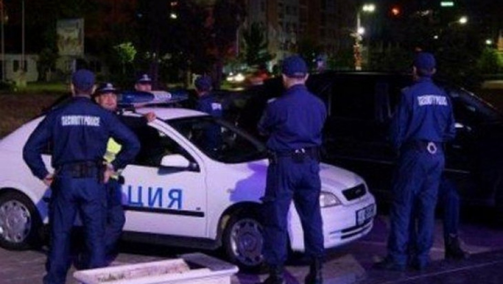 Празнуващи в хотел в София се барикадираха при проверка на РЗИ и полицията