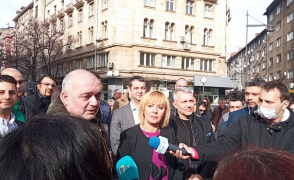  Манолова: С Отровното трио се явяваме на изборите с коалиция "Изправи се! Мутри, вън!"