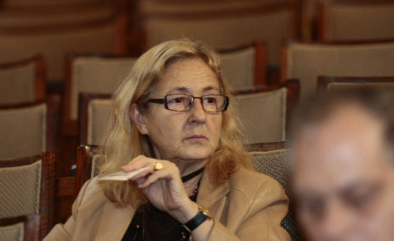 Проф. Мира Кожухарова: Светът се държи неадекватно от епидемиологична гледна точка