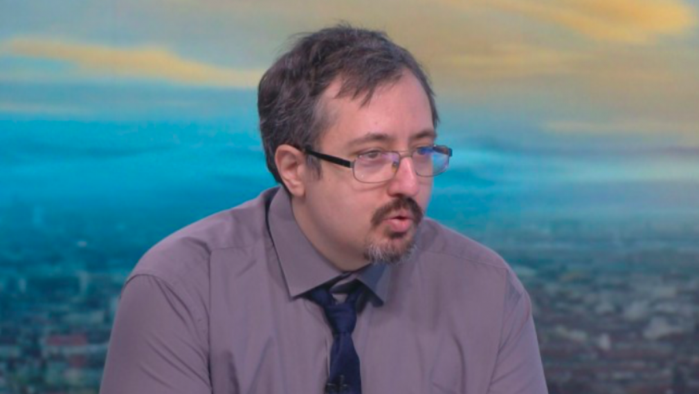 Математик: На 1 март ще има между 1500 и 2500 заразени с COVID на ден