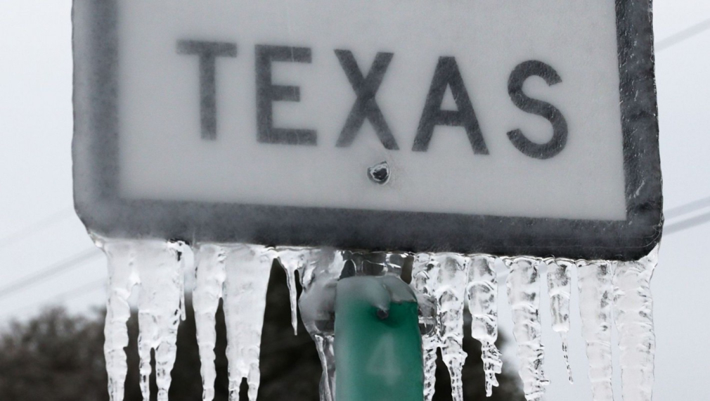  Стотици хиляди без ток в мразовития Тексас