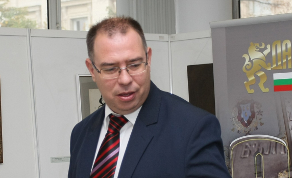  Доц. Михаил Груев: “Луковмарш” е срам и позор за България