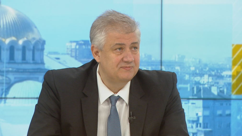 Проф. Балтов: Ваксините се преразпределят, за да стигнат за всички