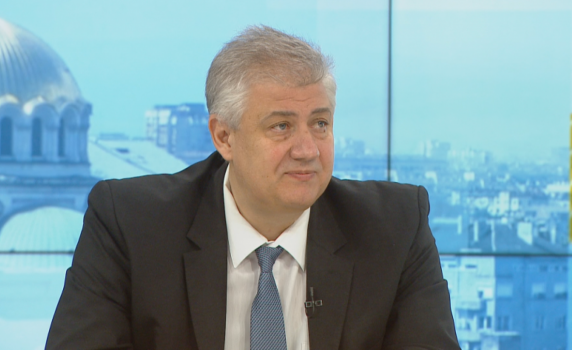 Проф. Балтов: Ваксините се преразпределят, за да стигнат за всички