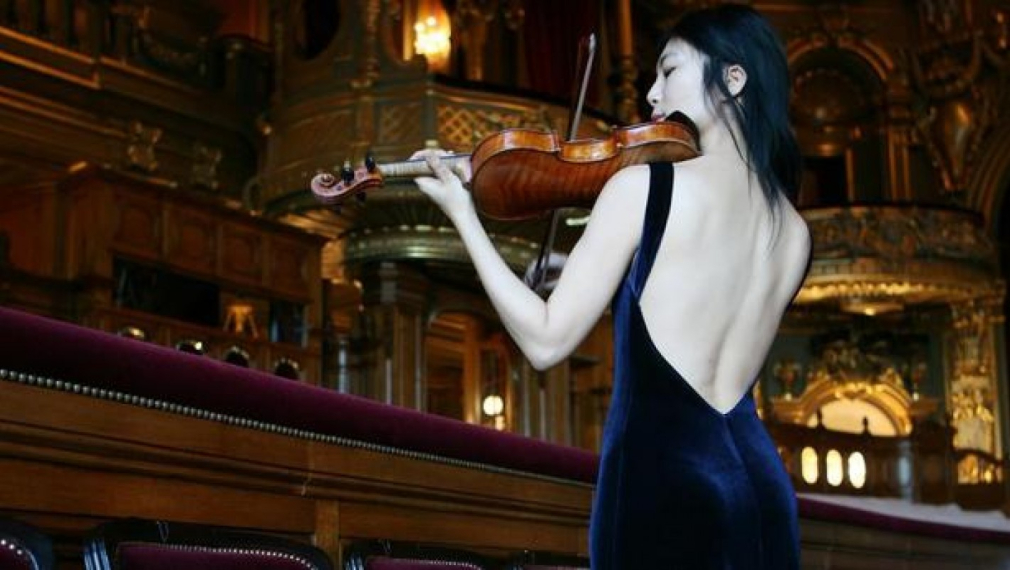 Цигуларката Чжан Чжан: Моят отговор на онези, които виждат расизъм в класическите оркестри