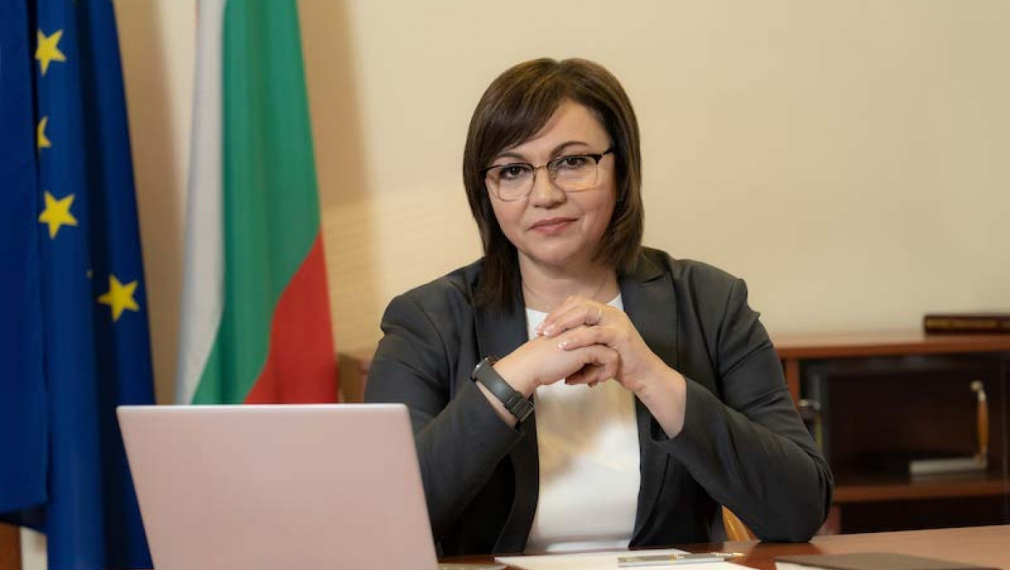 Нинова: Премиерът да преговаря за ваксини с Китай и Русия, вместо да се моли на Франция и Гърция