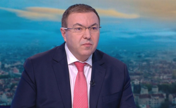 Ангелов: Ако имаме ваксини, може да имунизираме 70% от населението до юли