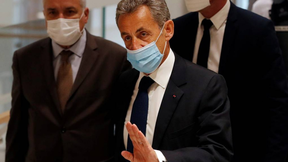 Никола Саркози е осъден на 3 г. затвор